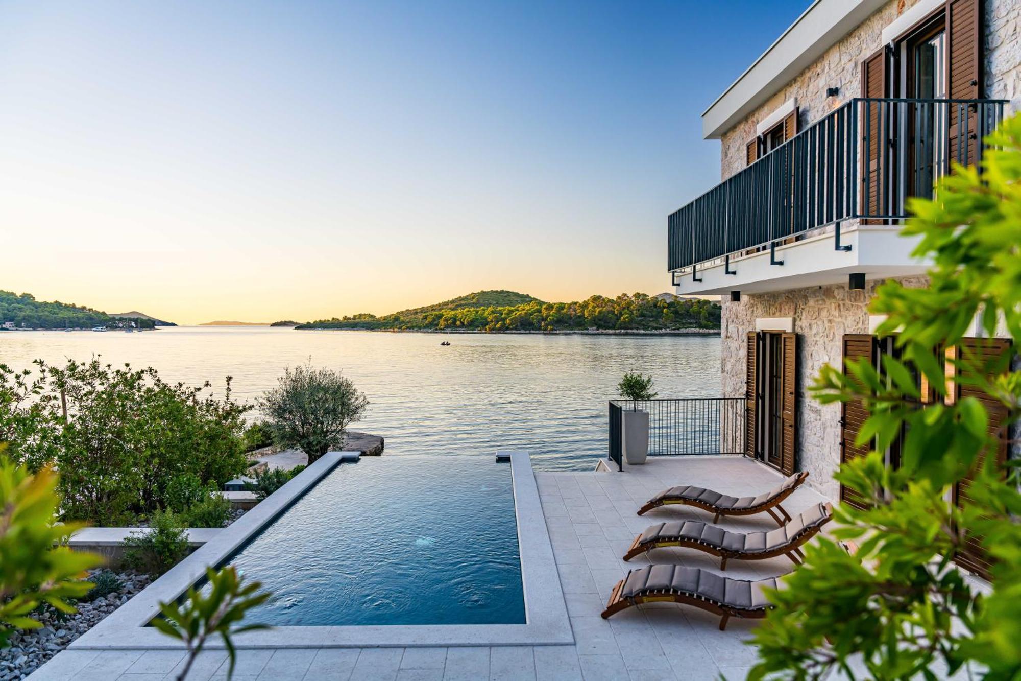 Villa Seafront Draga With Heated Infinity Pool