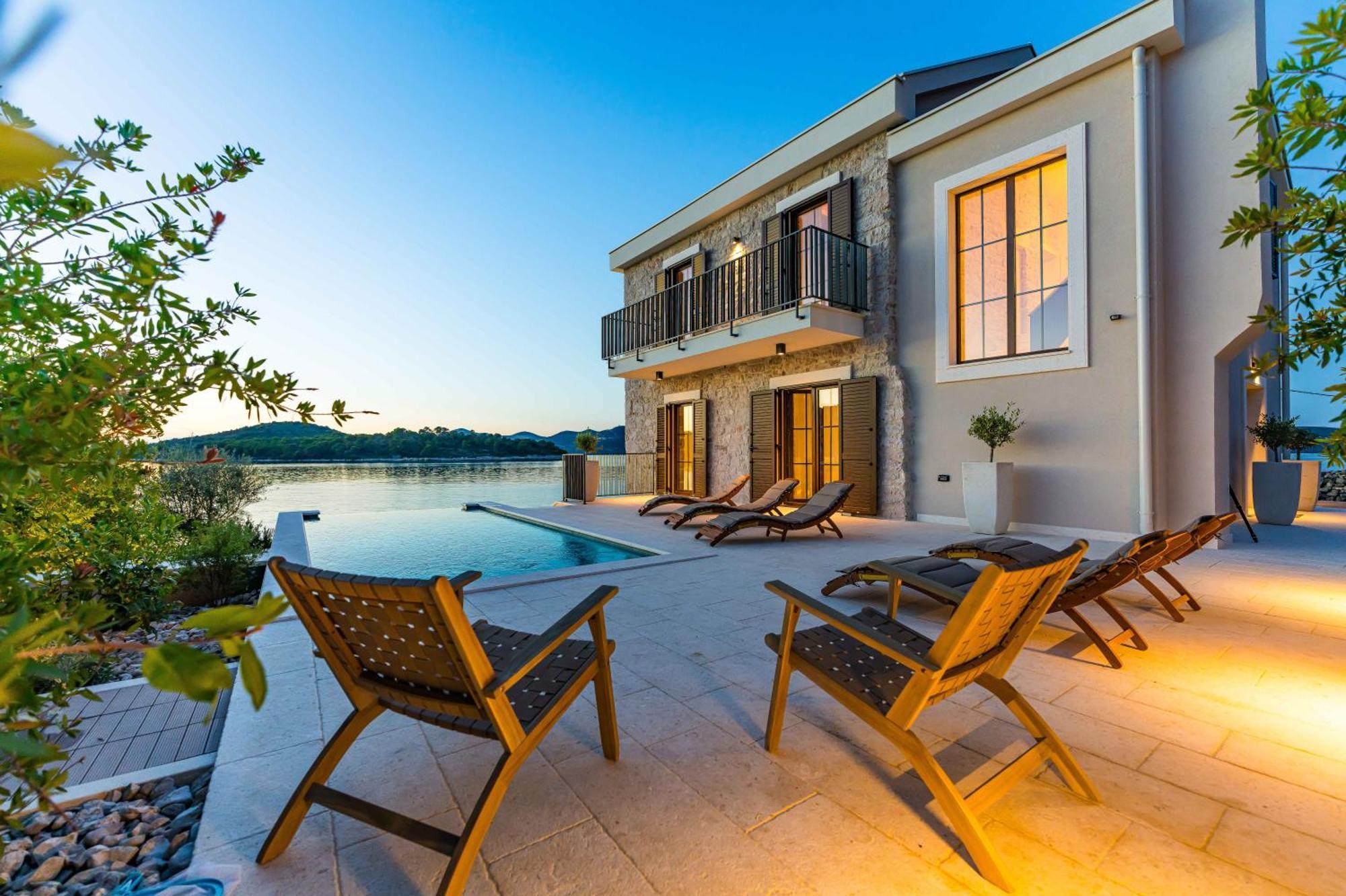 Seafront Draga With Heated Infinity Pool Villa *