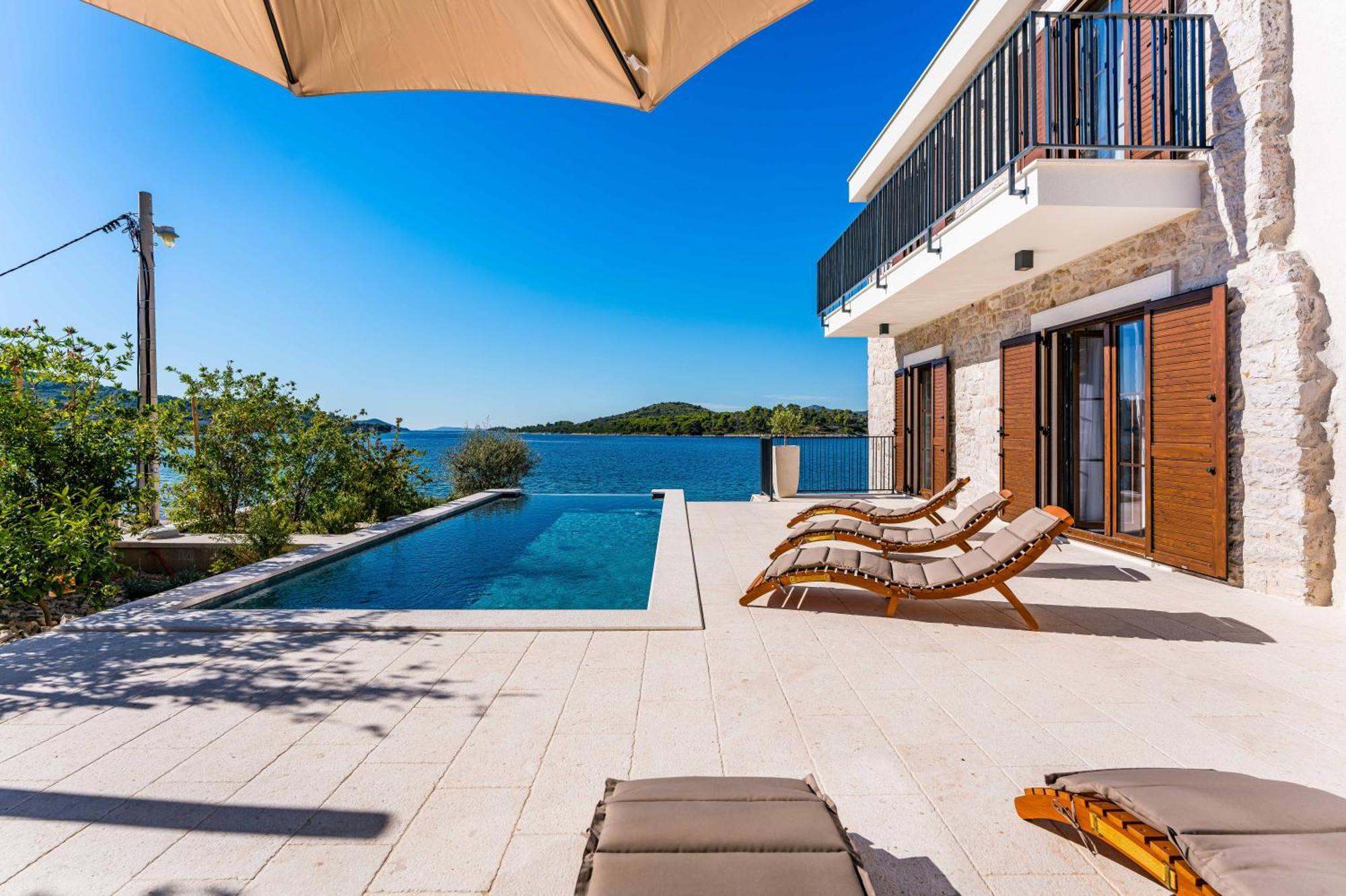 Seafront Draga With Heated Infinity Pool Villa