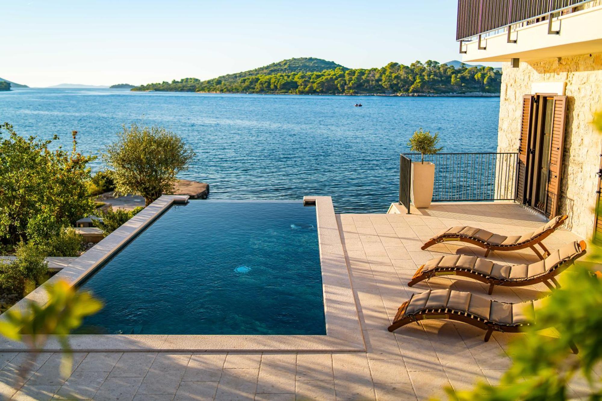 Seafront Draga With Heated Infinity Pool * Mali Iz