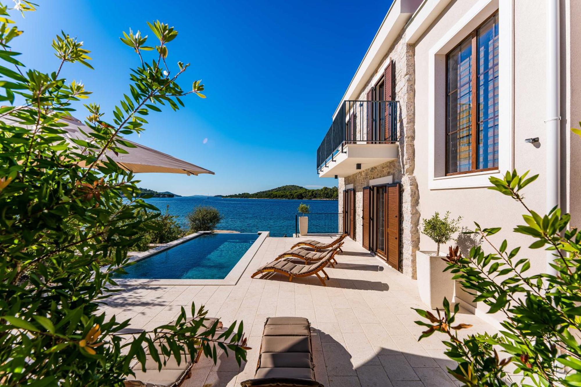 Villa Seafront Draga With Heated Infinity Pool Mali Iz