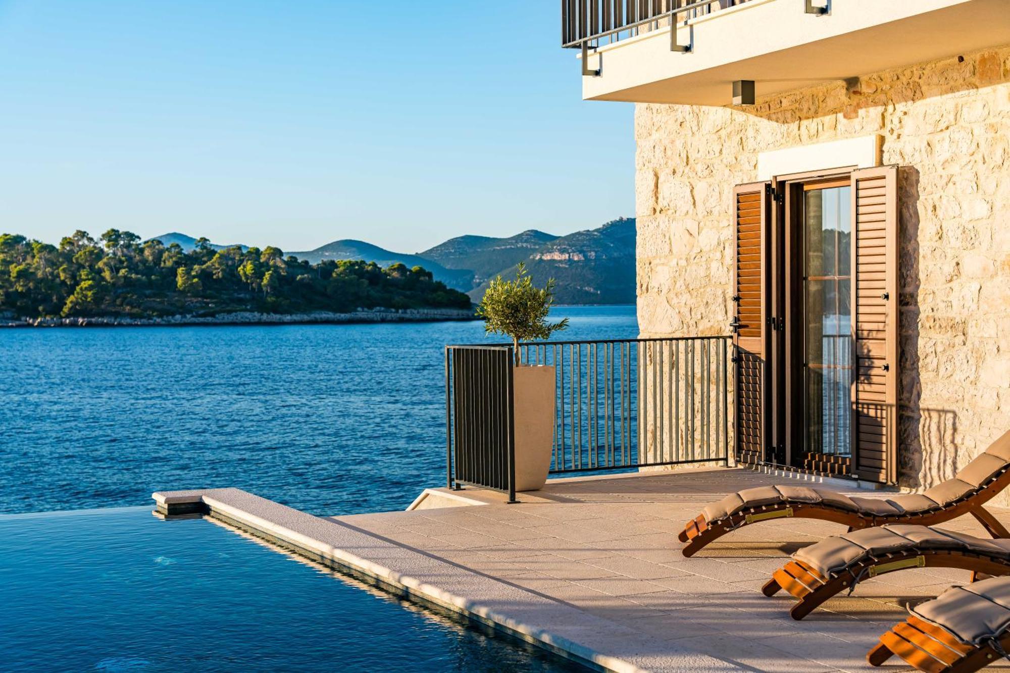 Villa Seafront Draga With Heated Infinity Pool