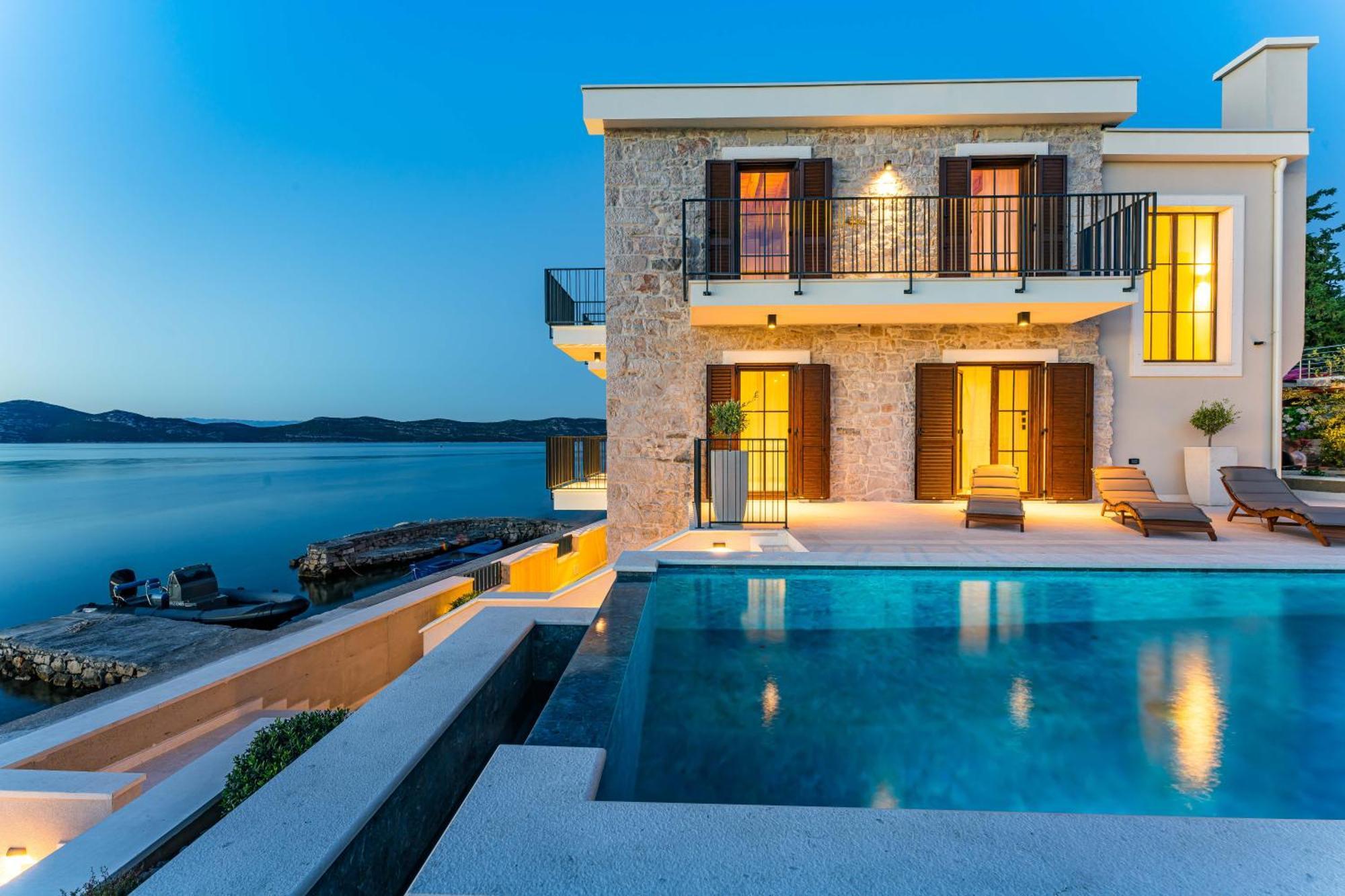 Villa Seafront Draga With Heated Infinity Pool *